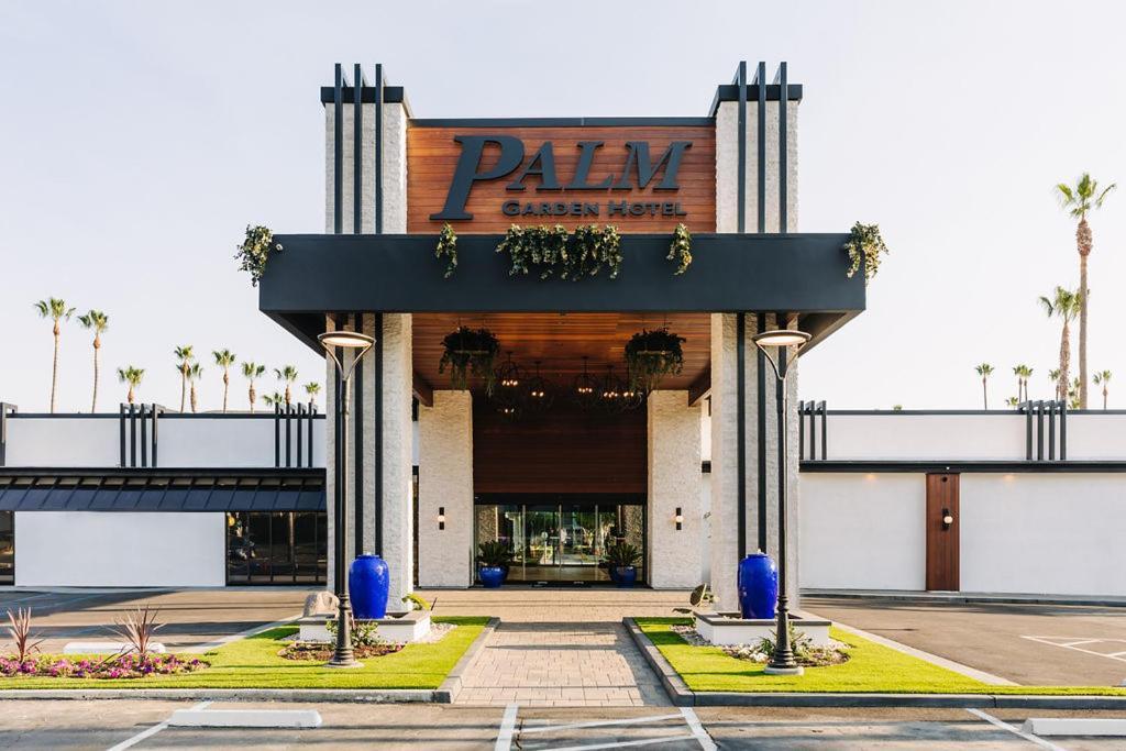 Palm Garden Hotel Таузънд Оукс Екстериор снимка